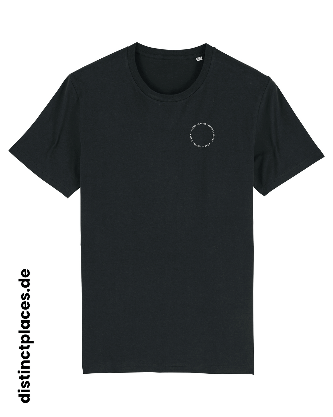 Schwarzes fairtrade, vegan und bio-baumwoll T-Shirt von vorne mit einem minimalistischem weißen Logo, beziehungsweise Schriftzug für Kassel